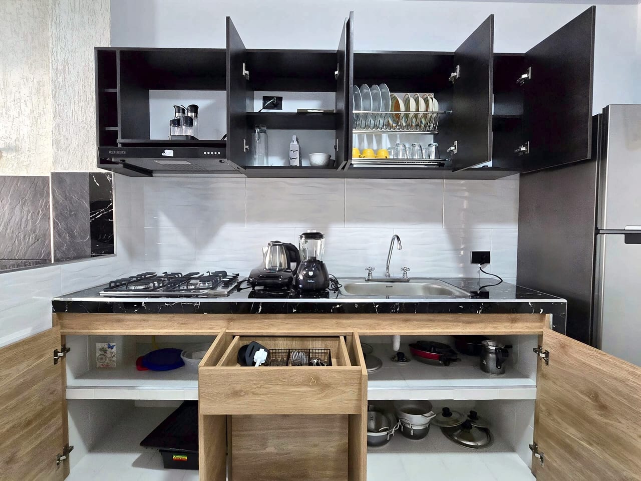 Cocina con utensilios